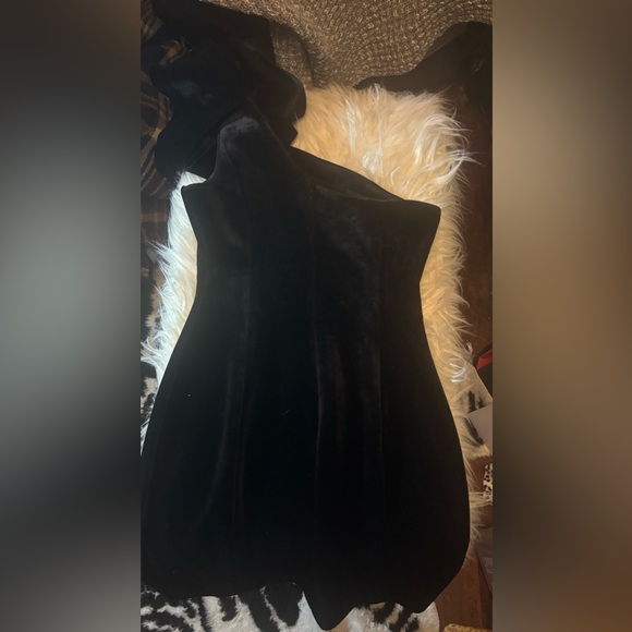 Eliza J Black One-Shoulder Dress with Bow - Picture 4 of 7